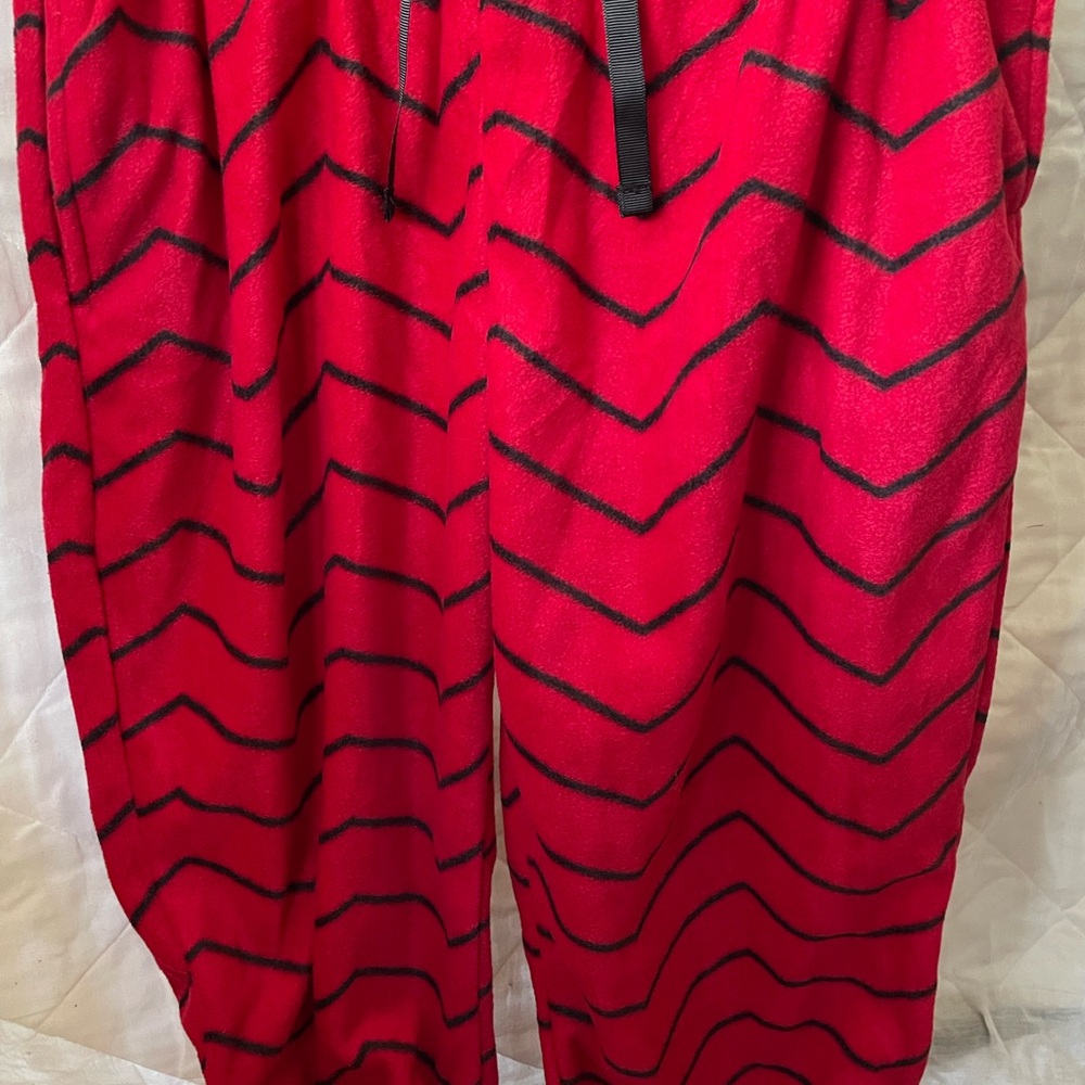 Twin Boat Red and Black Patterned Pants